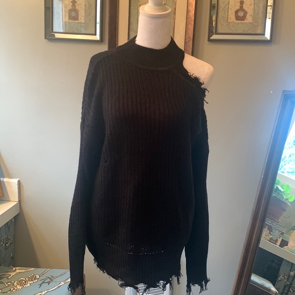 Black distressed sweater medium